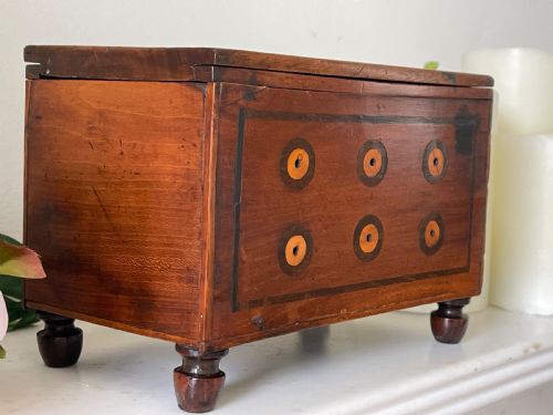 AN UNUSUAL GEORGIAN SEWING REEL BOX - ADDITIONAL PHOTO 4