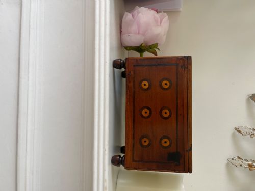 AN UNUSUAL GEORGIAN SEWING REEL BOX - ADDITIONAL PHOTO 5