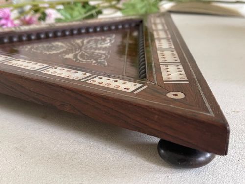 AN ANTIQUE TRIANGULAR CRIBBAGE BOARD - ADDITIONAL PHOTO 1