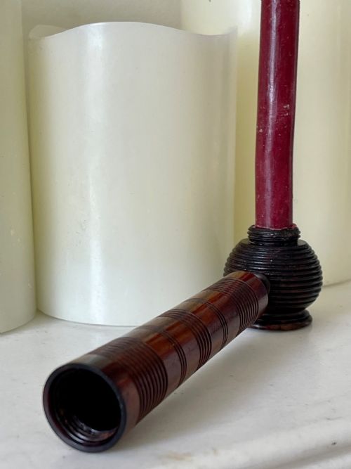 A RARE ANTIQUE TREEN TRAVELLING CANDLESTICK - ADDITIONAL PHOTO 2