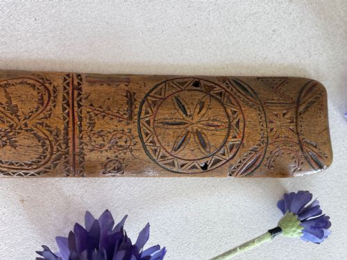 AN ANTIQUE TREEN DATED STAY BUSK 1780 - ADDITIONAL PHOTO 5
