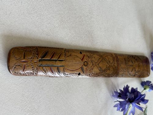 AN ANTIQUE TREEN DATED STAY BUSK 1780 - ADDITIONAL PHOTO 7