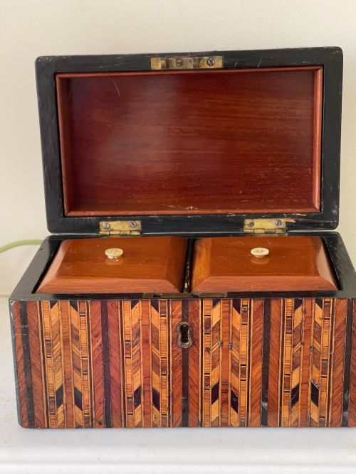 A LOVELY INLAID VICTORIAN TEA CADDY - ADDITIONAL PHOTO 5