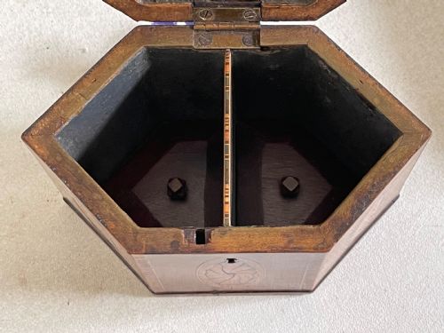 A GEORGIAN HEXAGONAL TEA CADDY - ADDITIONAL PHOTO 2