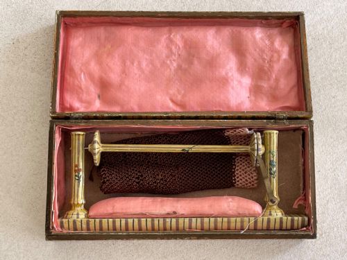 AN ANTIQUE GEORGIAN NETTINGLACE BOX - ADDITIONAL PHOTO 2