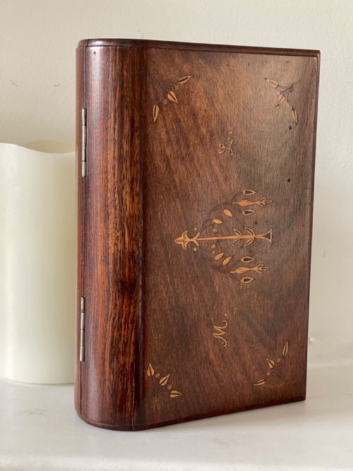 AN ANTIQUE BOOK SHAPED JEWELLERY BOX - ADDITIONAL PHOTO 6