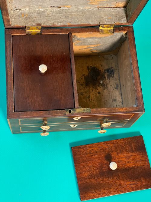 AN ANTIQUE TEA CADDY IN THE SHAPE OF A CHEST OF DRAWERS - ADDITIONAL PHOTO 12