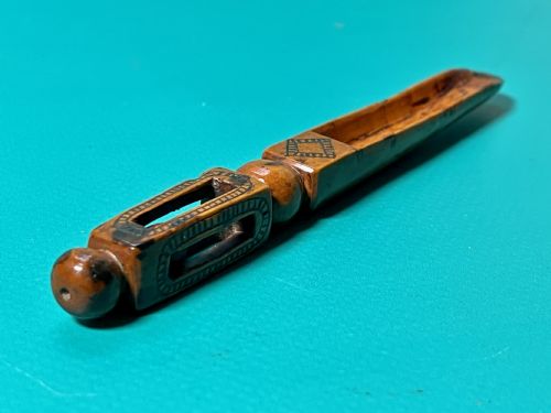 AN 18TH CENTURY TREEN FRUITWOOD APPLE CORER - ADDITIONAL PHOTO 7