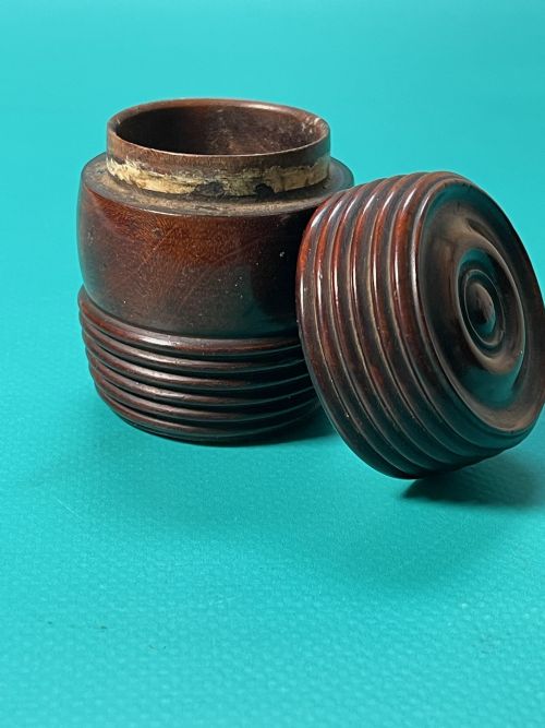 AN ANTIQUE TREEN BARREL SHAPED MATCH STRIKER MATCH HOLDER - ADDITIONAL PHOTO 1
