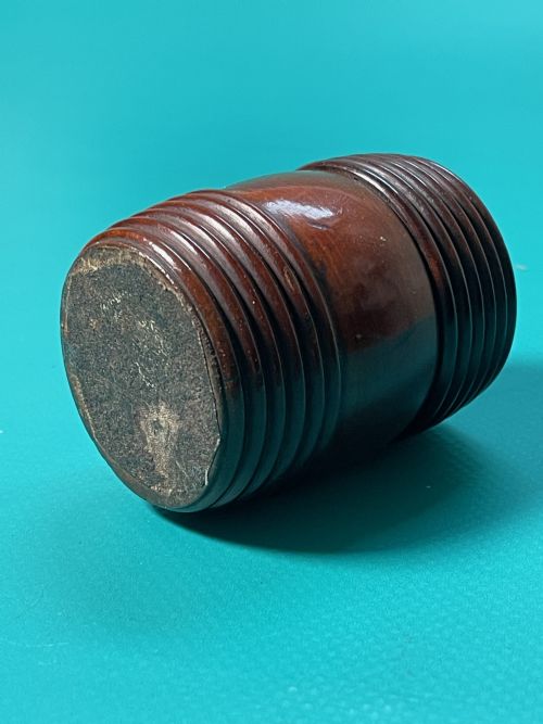 AN ANTIQUE TREEN BARREL SHAPED MATCH STRIKER MATCH HOLDER - ADDITIONAL PHOTO 2