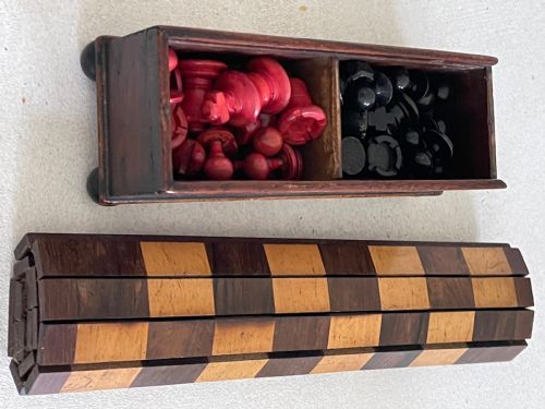 A SMALL ROLL UP CHESS BOARD BOXED CHESS PIECES - ADDITIONAL PHOTO 4