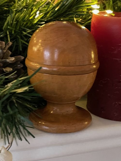 AN ANTIQUE TREEN PILL SILVERER - ADDITIONAL PHOTO 1