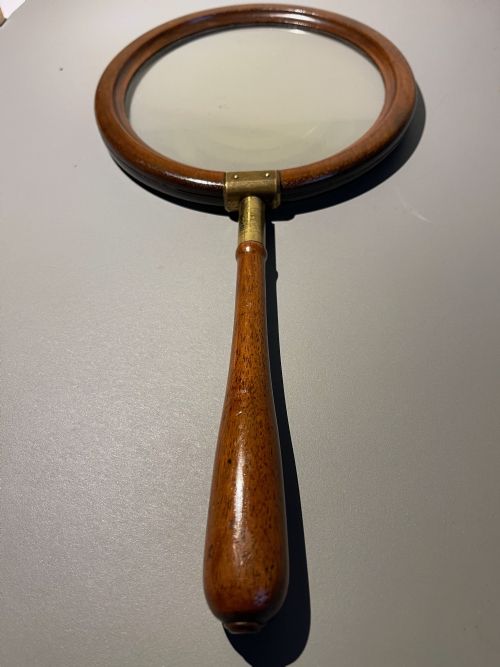 A LARGE ANTIQUE MAGNIFYINGVIEWING GLASS - ADDITIONAL PHOTO 9