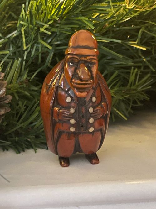 AN ANTIQUE COQUILLA NUT FIGURAL SNUFF BOX - ADDITIONAL PHOTO 7