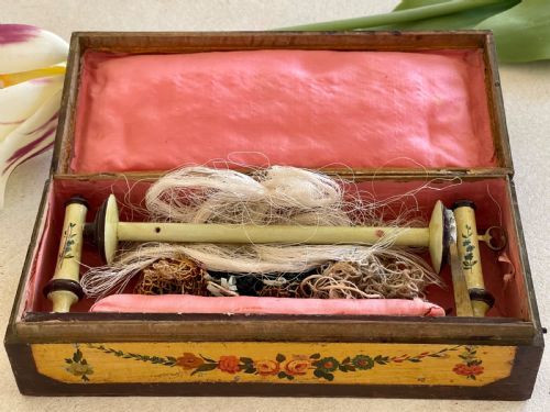 AN ANTIQUE NETTING BOX WITH CONTENTS - ADDITIONAL PHOTO 1