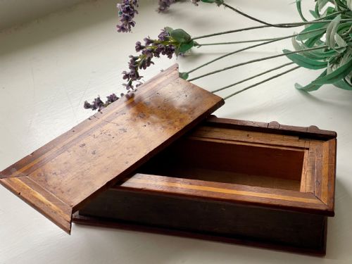 AN ANTIQUE TREEN BOOK BOX OR BOOK SAFE GOOD SIZE - ADDITIONAL PHOTO 1