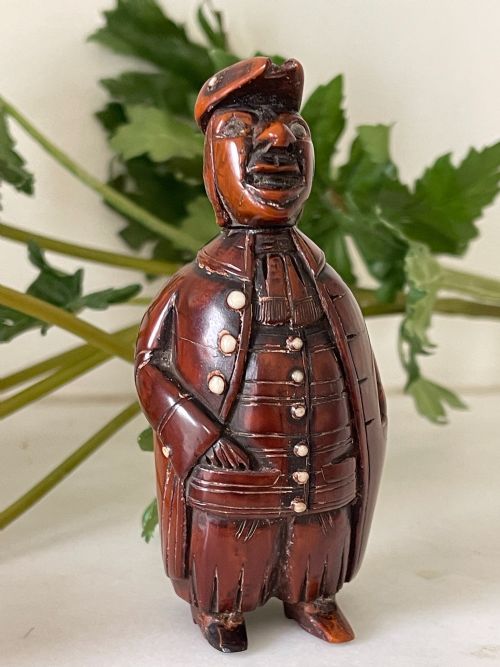 an antique coquilla nut figural snuff box - CATEGORY: ANTIQUE BOXES - DATED GEORGIAN
