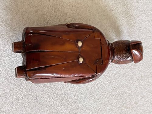 AN ANTIQUE COQUILLA NUT FIGURAL SNUFF BOX - ADDITIONAL PHOTO 5