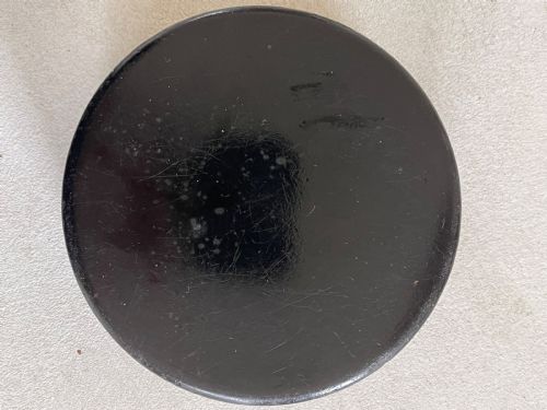 AN ANTIQUE PAPIER MACHE SNUFF BOX - ADDITIONAL PHOTO 2
