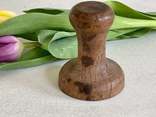 AN ANTIQUE TREEN BUTTER STAMP HERONCRANE MAKERRETAILERS STAMP - ADDITIONAL PHOTO 1