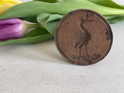 AN ANTIQUE TREEN BUTTER STAMP HERONCRANE MAKERRETAILERS STAMP - ADDITIONAL PHOTO 6