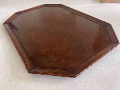 A SMALL ANTIQUE MAHOGANY OCTAGONAL TRAY - ADDITIONAL PHOTO 2