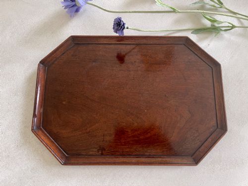 A SMALL ANTIQUE MAHOGANY OCTAGONAL TRAY - ADDITIONAL PHOTO 3