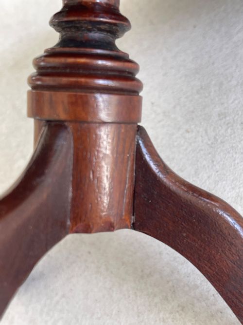 A MINI ANTIQUE TRIPOD TABLE - ADDITIONAL PHOTO 2