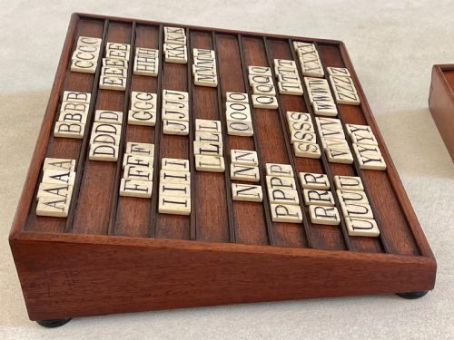 AN UNUSUAL ANTIQUE ALPHABET SLOPE BONE ALPHABET LETTERS - ADDITIONAL PHOTO 1
