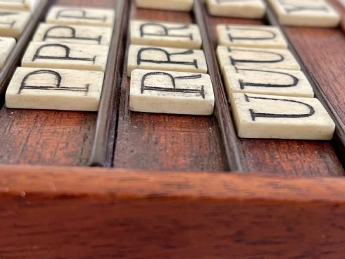 AN UNUSUAL ANTIQUE ALPHABET SLOPE BONE ALPHABET LETTERS - ADDITIONAL PHOTO 9