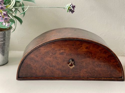 AN UNUSUAL GEORGIAN SEMICIRCULAR BOX - ADDITIONAL PHOTO 4