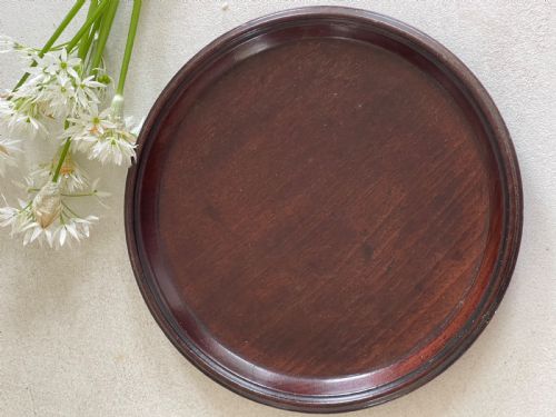 A SMALL GEORGIAN MAHOGANY CARD TRAY - ADDITIONAL PHOTO 1