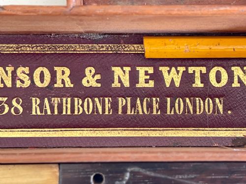AN ANTIQUE ROSEWOOD PAINT BOX LEATHER INSET WITH EMBOSSED LABEL WINSOR NEWTON - ADDITIONAL PHOTO 6