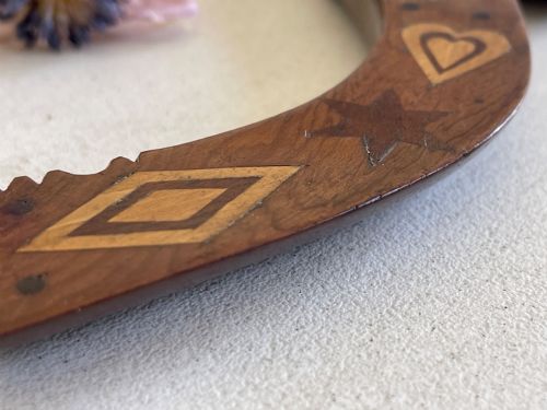 AN EXTREMELY GOOD EXAMPLE OF A GOOSE WING KNITTLE SHEATH DATED INLAID HEARTS FISH ETC - ADDITIONAL PHOTO 1