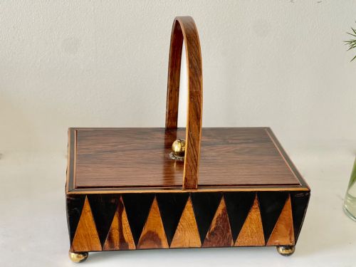 AN ANTIQUE VAN DYKE DECORATED BOXBASKET SPECIMEN WOODS - ADDITIONAL PHOTO 6