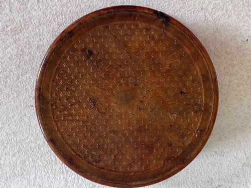 AN ANTIQUE PRESSED WOOD SNUFF BOX ENTITLED ' RUINES D' ITALIE' - ADDITIONAL PHOTO 2