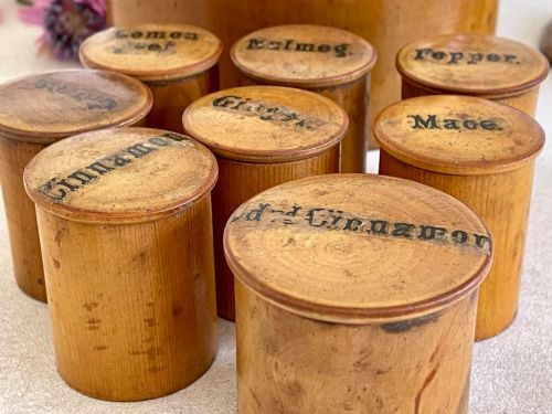 AN ANTIQUE SCOTTISH SPICE BOX COMPLETE WITH EIGHT SPICE POTS - ADDITIONAL PHOTO 4
