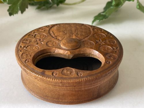 ANTIQUE PRESSED WOOD MISERS SNUFF BOX DEPICTING BIRDS ANIMALS ETC - ADDITIONAL PHOTO 4