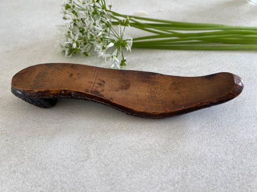 ANTIQUE TREEN NOVELTY KNITTING SHEATH SHAPE OF A SHOE - ADDITIONAL PHOTO 2
