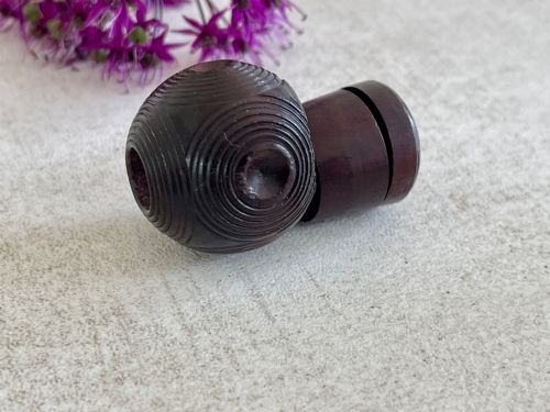 A MINI ANTIQUE PUZZLE BALL SECRET COMPARTMENT - ADDITIONAL PHOTO 1