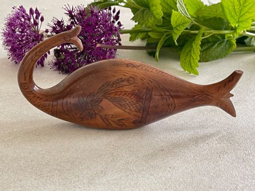 an antique fish shaped snuff box - CATEGORY: ANTIQUE BOXES - DATED 19TH CENTURY
