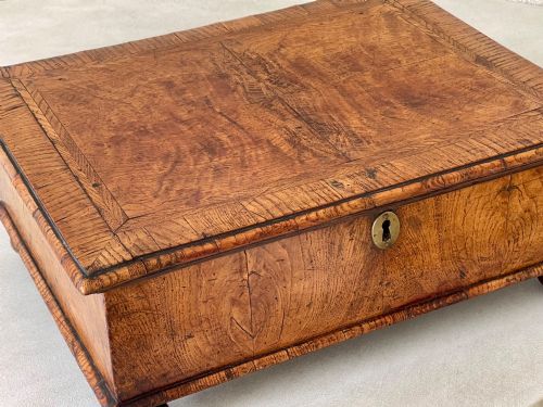A QUEEN ANNE POLLARD ELM ELM LACE BOX SECRET DRAWERS - ADDITIONAL PHOTO 5