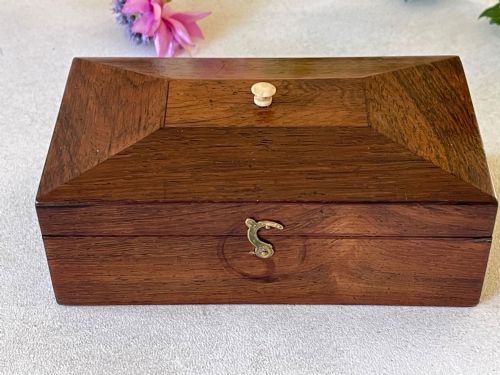 A MINI ANTIQUE WRITING BOX WITH CONTENTS - ADDITIONAL PHOTO 5