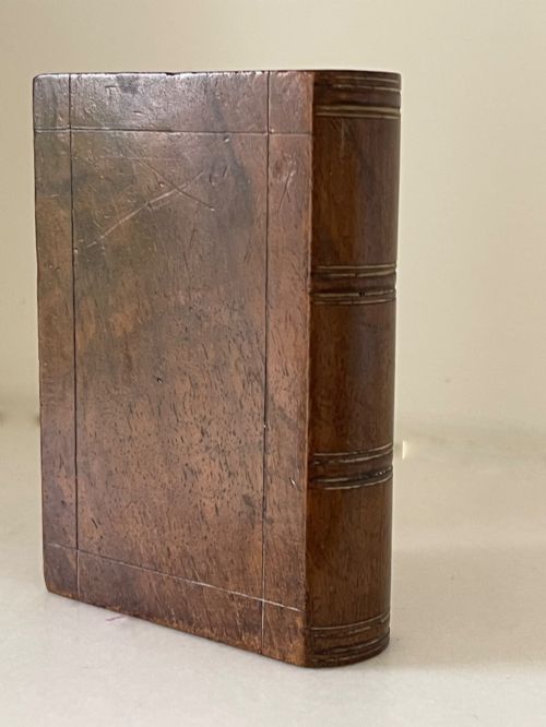 AN ANTIQUE BOOK SHAPED BOX FOR SNUFF ETC - ADDITIONAL PHOTO 2