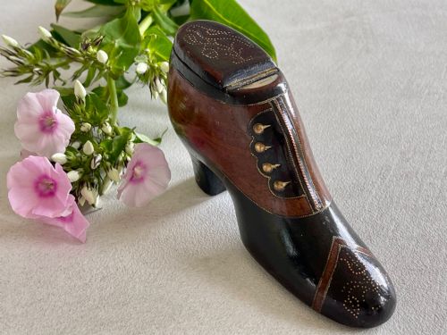 ANTIQUE TREEN SNUFF SHOE DOUBLE OPENING DATED AND BIRDS