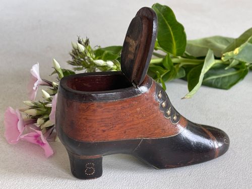 ANTIQUE TREEN SNUFF SHOE DOUBLE OPENING DATED AND BIRDS - ADDITIONAL PHOTO 7