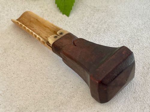 AN ANTIQUE TREEN GEORGIAN APPLE CORER MAHOGANY AND BONE - ADDITIONAL PHOTO 2