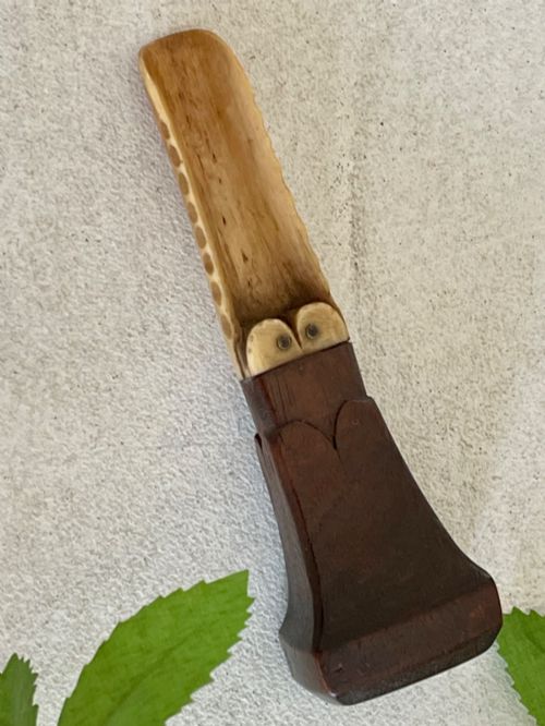 AN ANTIQUE TREEN GEORGIAN APPLE CORER MAHOGANY AND BONE - ADDITIONAL PHOTO 3