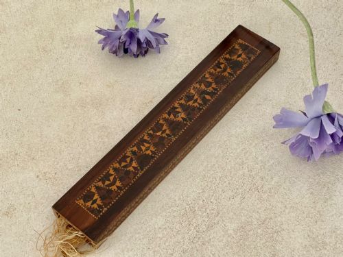 AN ANTIQUE TUNBRIDGE WARE SILK SKEIN HOLDER - ADDITIONAL PHOTO 9