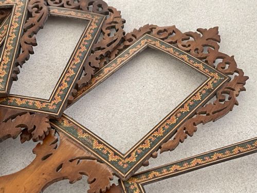 AN UNUSUAL ANTIQUE TREEN FAN WITH SEVEN PHOTO FRAMES - ADDITIONAL PHOTO 2